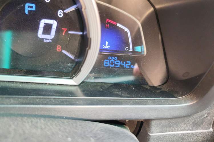 Used Luxgen U6 SUV 2015 1.8T Fashion Edition Odometer Close Up