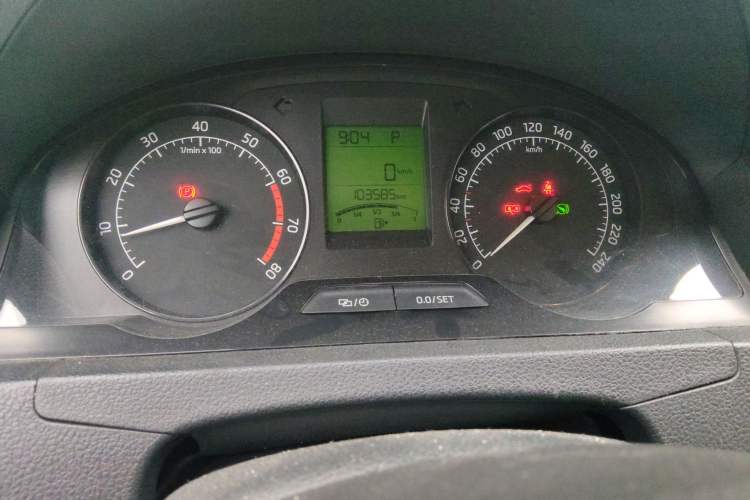 Used Skoda Rapid 2015 1.6L Automatic Smart Selection Model
