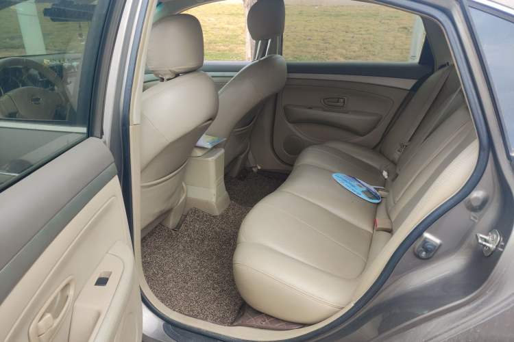 Used Nissan Sylphy 2016 Classic 1.6XE Automatic Comfort Edition Left Rear Seat