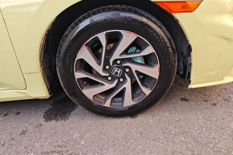 Used Honda Civic 2016 220TURBO CVT Luxury Edition Right Front Wheel Hub