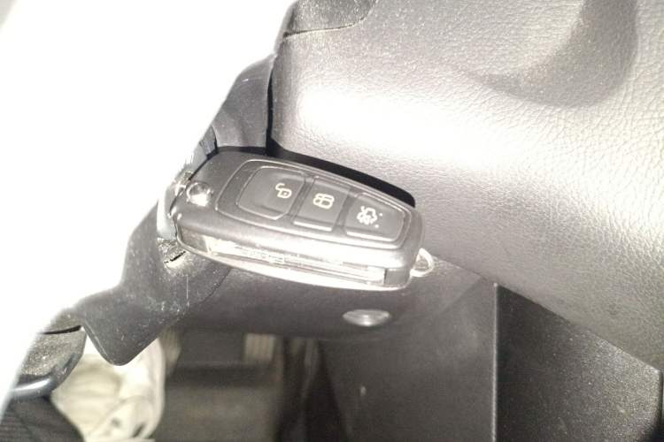 Used Ford Focus 2017 Hatchback 1.6L Automatic Fashion Edition Smart Drive Version
