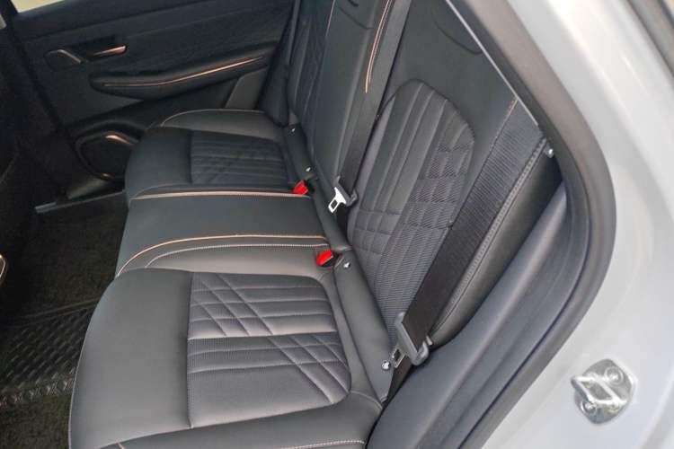 Used Baojun Enjoy 2025 Plug-in Hybrid 140km Luxury Edition
