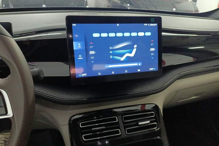 Used BYD Qin PLUS 2023 Champion Edition DM-i 55KM Leading Model Audio And AC Panel