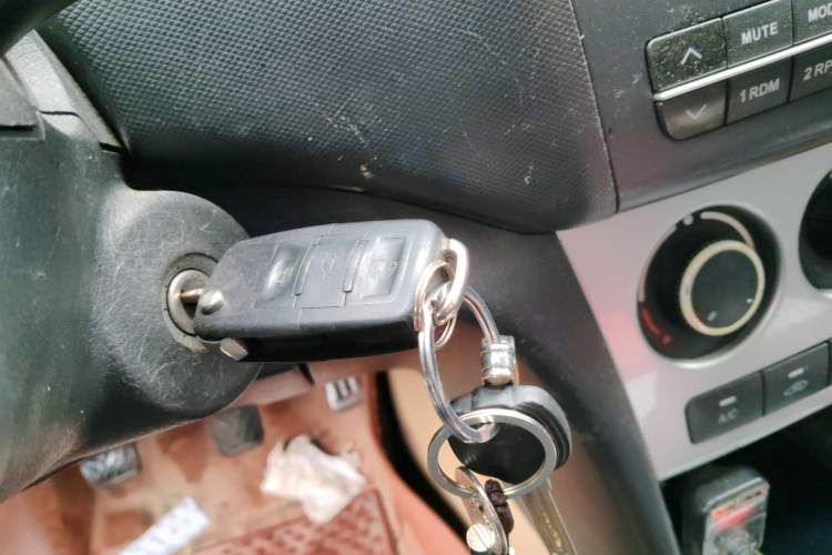 Used CHANGAN KAICHENG Ounuo S 2014 1.5L Base Version
