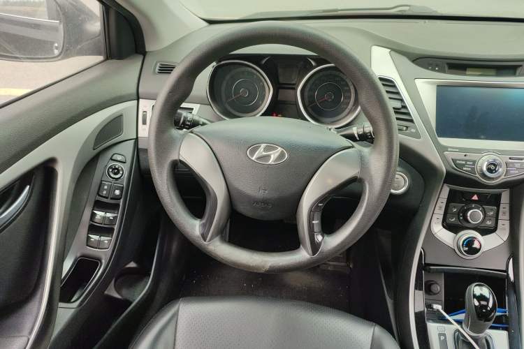 Used Hyundai Elantra (5th Generation / Langdong) 2015 1.6L Automatic Leading Model
