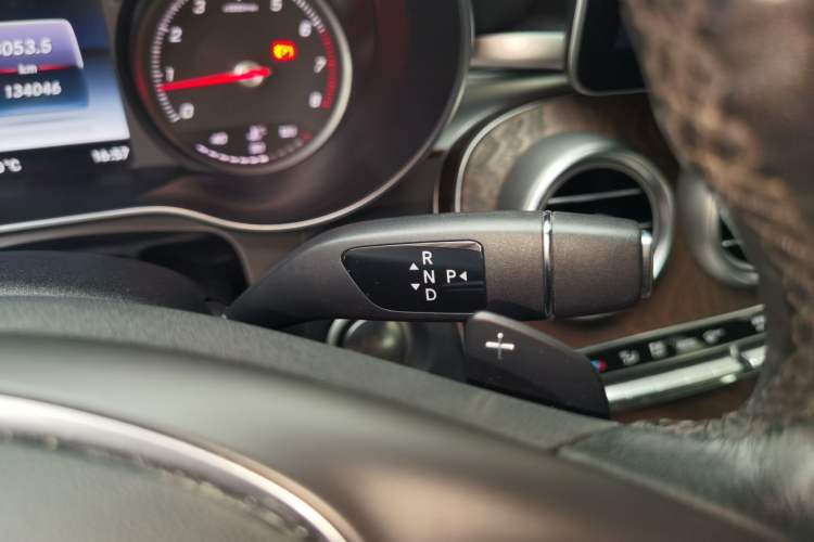 Used Mercedes-Benz GLC 2018 GLC 300 4MATIC Sport Edition Gear Lever