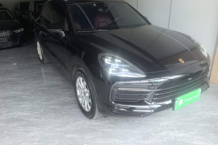 Used Porsche Cayenne E-Hybrid 2019 Cayenne E-Hybrid 2.0T Front Right 45 Deg