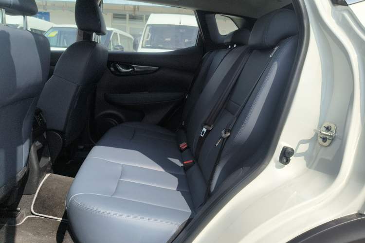 Used Nissan Qashqai 2025 Facelifted Honor 2.0L CVT XV Genuine Edition Left Rear Seat