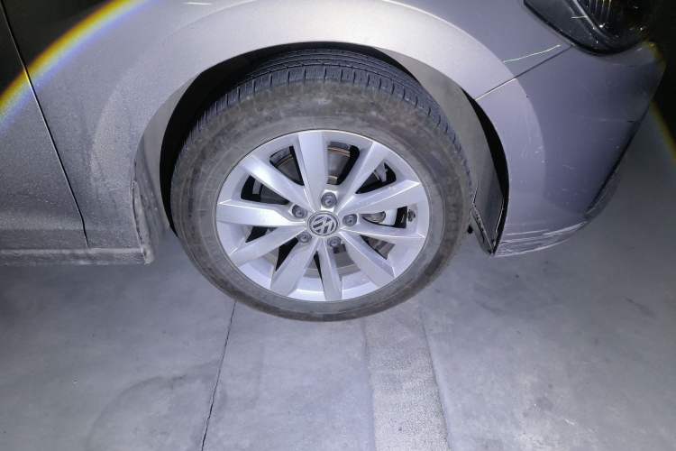 Used Volkswagen Bora 2020 1.5L Automatic Elite Version Right Front Wheel Hub