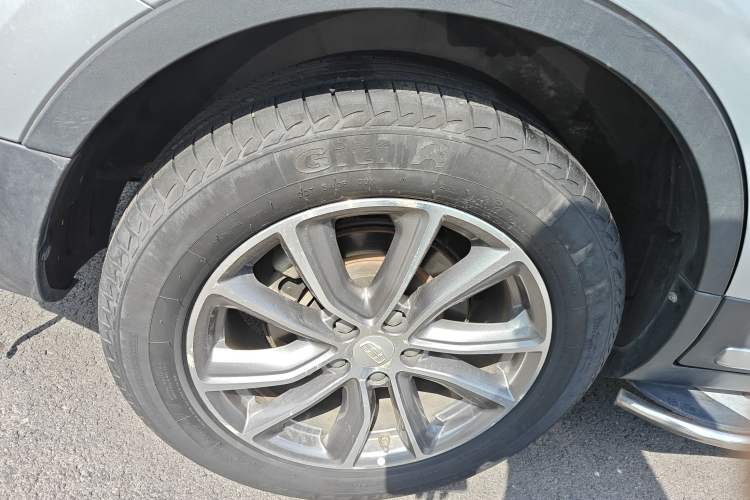 Used Geely Auto Emgrand X7 Sport 2018 1.8TD Manual Two-Wheel Drive Zhiya Model
