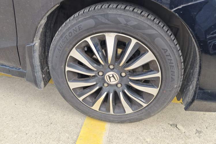 Used Honda Crider 2013 1.8L automatic luxury edition