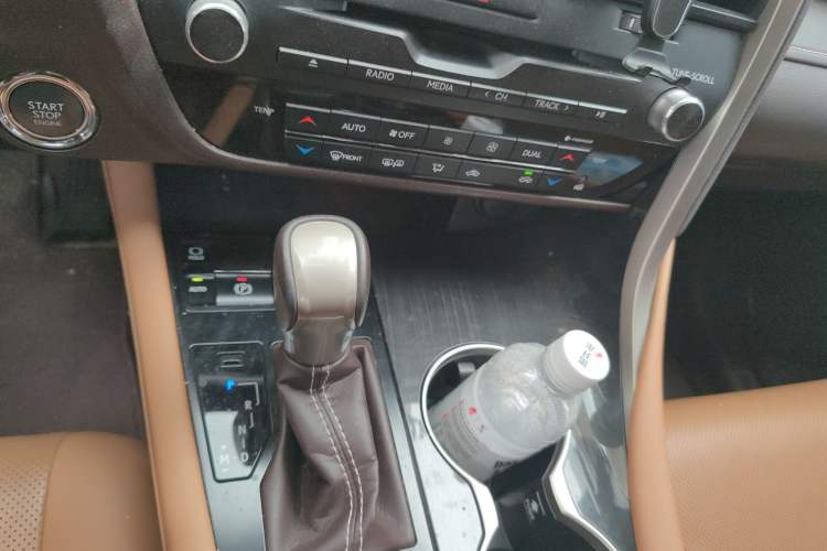 Used Lexus RX 2016 300 4x4 Elegant Edition China VI Gear Lever