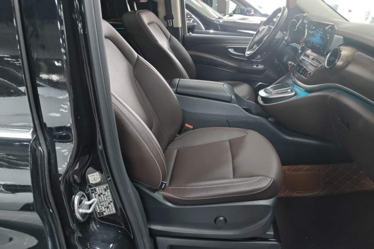 Used Mercedes-Benz V-Class 2021 V 260 L Long-wheelbase Luxury Edition