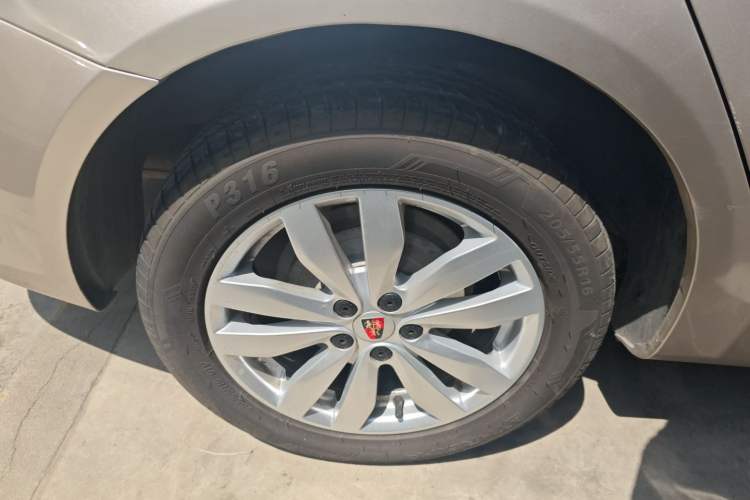 Used Roewe 350 2015 1.5L Manual Luxury Sunroof Edition