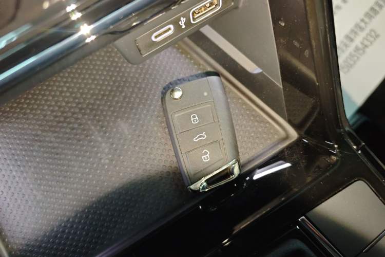 Used Volkswagen Passat New Energy 2025 430 PHEV Hybrid Business Edition Vehicle Key