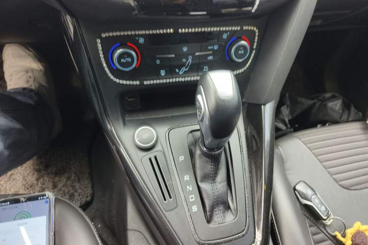 Used Ford Focus 2017 Hatchback 1.6L Automatic Fashion Edition Smart Drive Version
