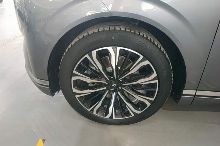 Used Dongfeng eπ eπ008 2026 Model Six-Seat Pure-Electric Family Edition Left Front Wheel Hub