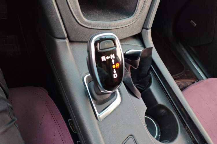 Used Cadillac XT5 2018 25T Luxury Model Gear Lever