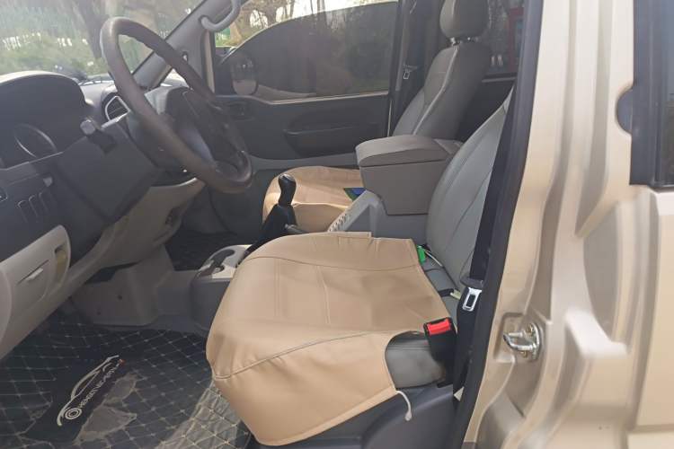 Used FORTHING Lingzhi 2016 M3 1.6L 7-Seater Comfort Model China V Standard Left Front Seat