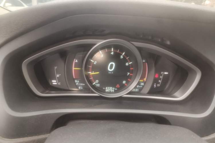 Used Volvo V40 2016 T3 Zhiyi Edition