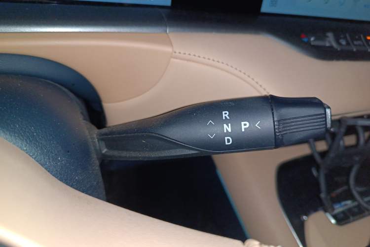 Used VOYAH FREE 2024 Ultra-Long Range Intelligent Driving Version Gear Lever