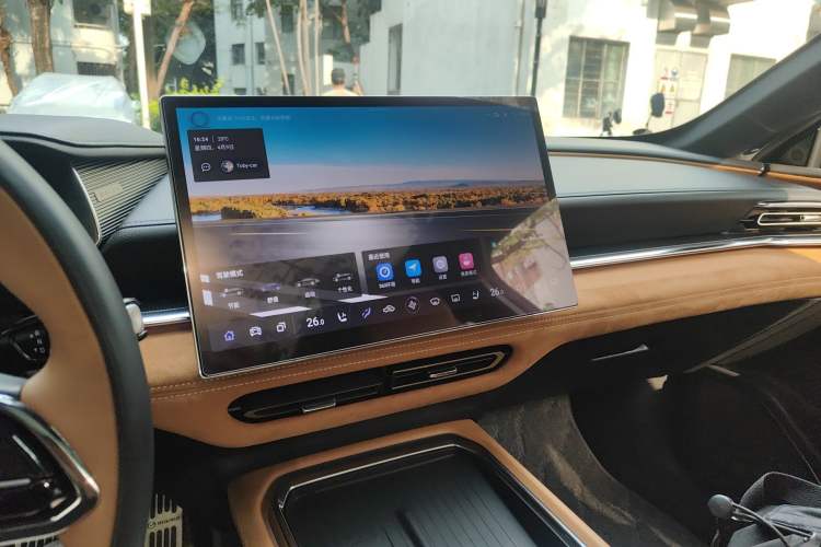 Used Mazda EZ-6 2024 Range-Extended 200 Luxury Edition Audio And AC Panel