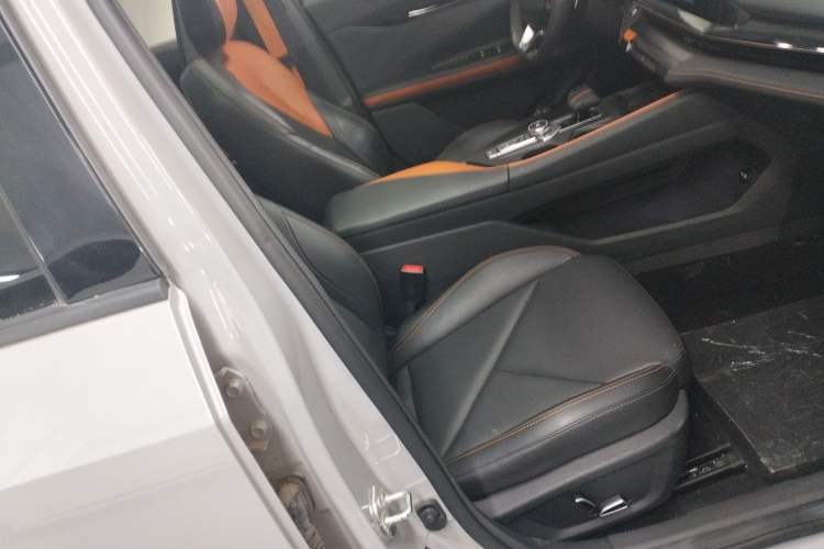 Used CHANGAN UNI-V 2022 1.5T Prestige Version