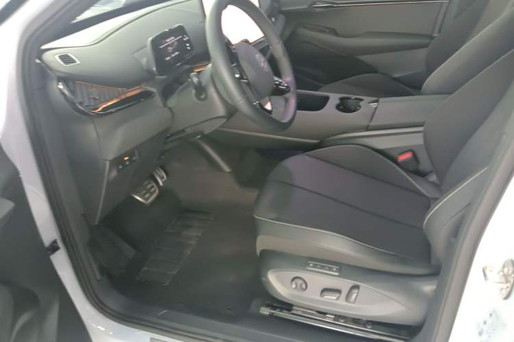 Used Volkswagen ID.UNYX 2024 Pro Long-Range Version