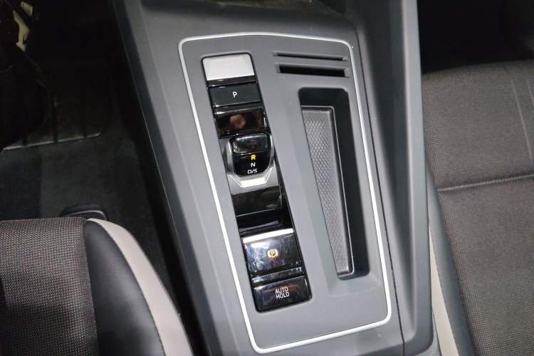 Used Volkswagen Golf 2021 280TSI DSG 30th Anniversary Edition Gear Lever