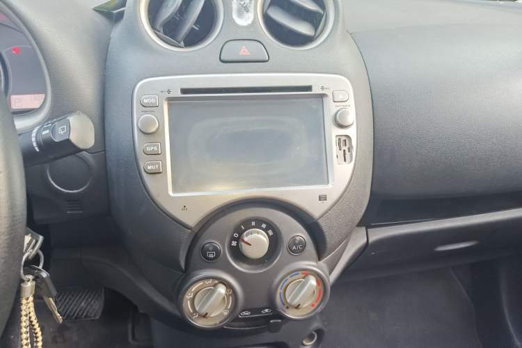 Used Nissan March 2010 1.5L Automatic Easy-Style Version Audio And AC Panel