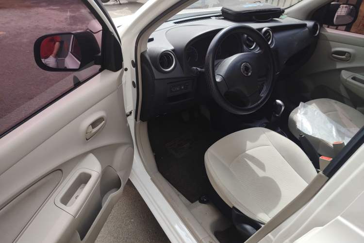 Used Dongfeng Junfeng ER30 2018 Base Model
