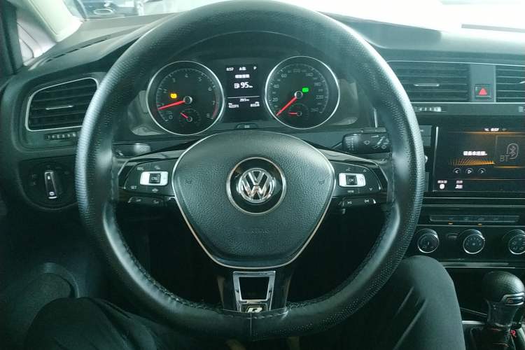 Used Volkswagen Golf 2019 280TSI DSG Comfort Version China VI Standard
