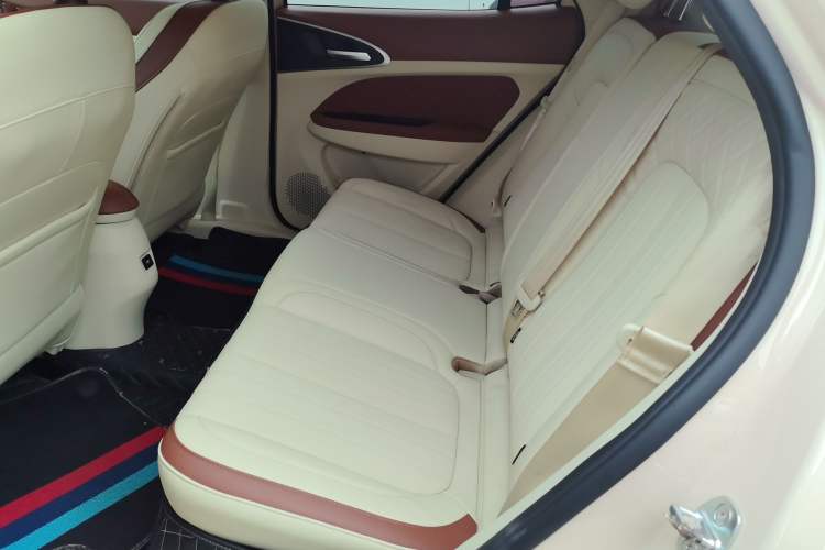 Used ORA Good Cat 2022 Morandi Edition 400km Standard Range Luxury Version Lithium Iron Phosphate