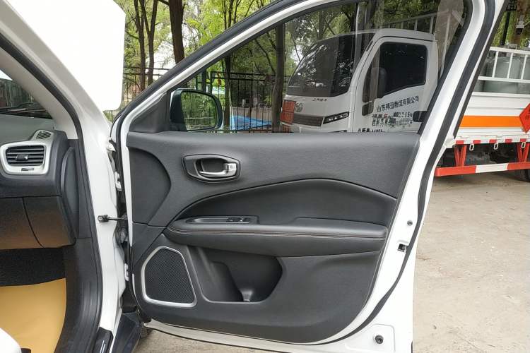 Used Jeep Compass 2017 200T Automatic Family Edition