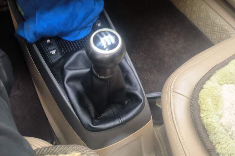 Used Volkswagen Santana Vista 2008 1.8L Manual Comfort Edition Gear Lever