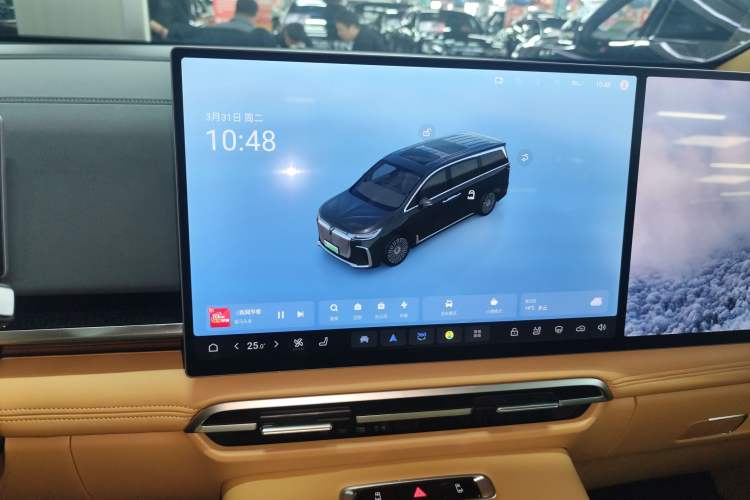 Used VOYAH Dream 2025 PHEV Four-Wheel Drive Excellence Kunpeng Edition Audio And AC Panel