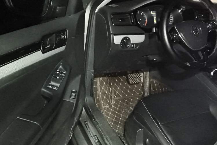 Used Volkswagen Sagitar 2017 1.6L Automatic Comfort Model Driver Seat