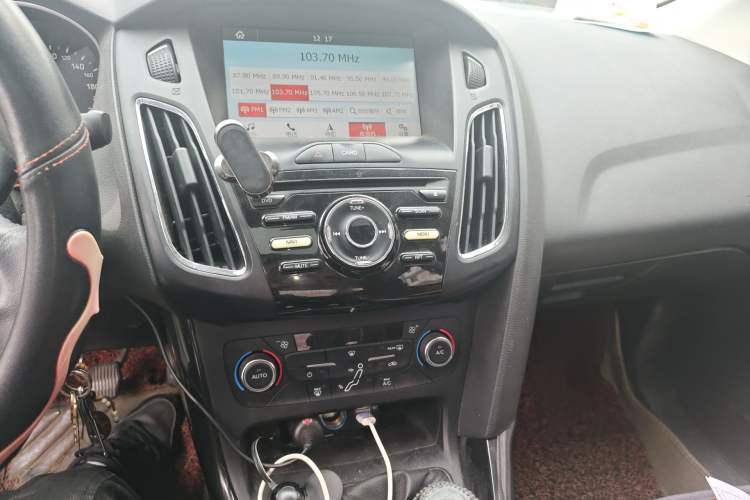 Used Ford Focus 2017 Sedan 1.6L Manual Fashion Edition Smart Drive Version
