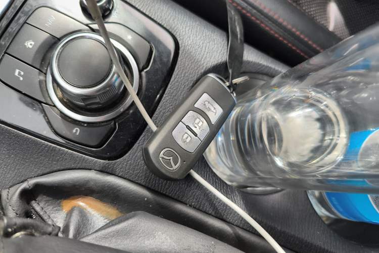 Used Mazda 3 Axela 2014 Sedan 2.0L Automatic Sport Model
