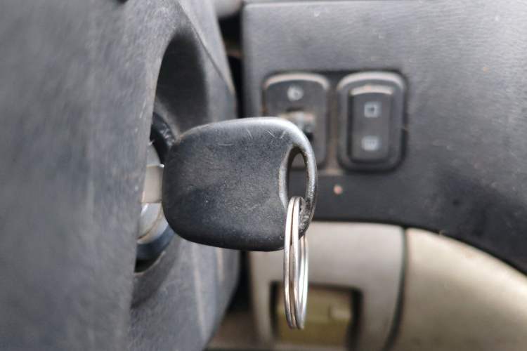 Used FORTHING Lingzhi 2016 M3 1.6L 7-Seater Luxury Model China IV Standard Vehicle Key