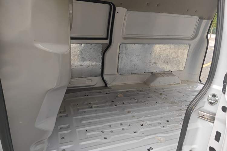 Used Jinbei New Hiace S 2023 1.5L Wealth Edition Van 2/5-Seater Non-Air-Conditioned Version SWC15M