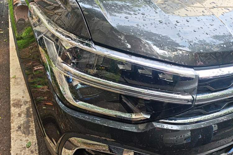 Used Volkswagen Tharu 2024 300TSI Two-Wheel-Drive Moonlight Edition
