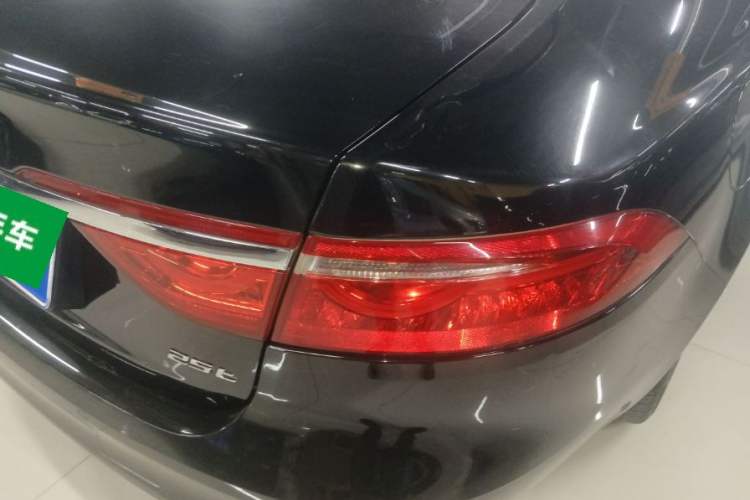 Used Jaguar XFL 2017 XFL 2.0T 240PS Luxury Edition Right Rear Taillight