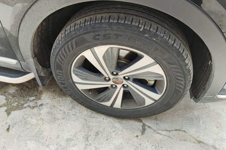 Used Hongqi HS5 2019 2.0T Smart Connect Flagship Edition Right Front Wheel Hub