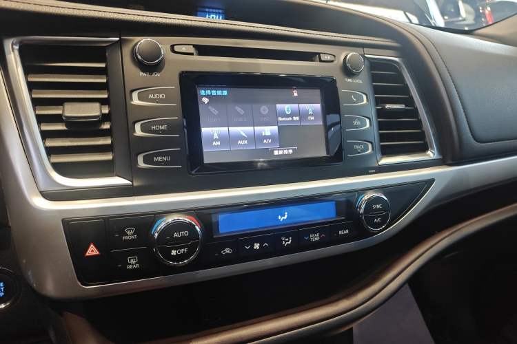 Used Toyota Highlander 2018 2.0T Two-Wheel Drive Luxury Edition 7 Seats China VI Standard
