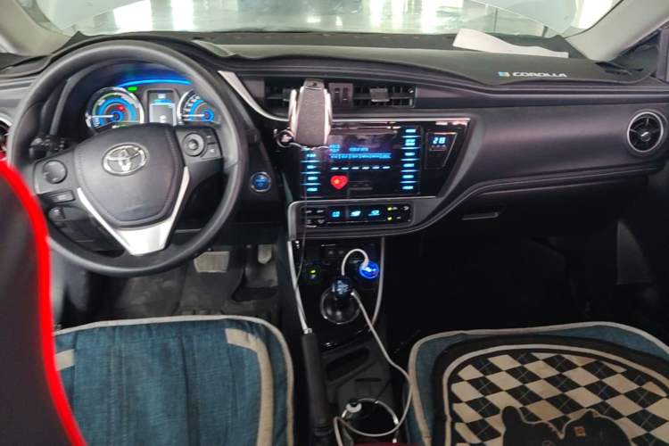 Used Toyota Corolla 2017 Revised Dual-Engine 1.8L E-CVT Leading Edition
