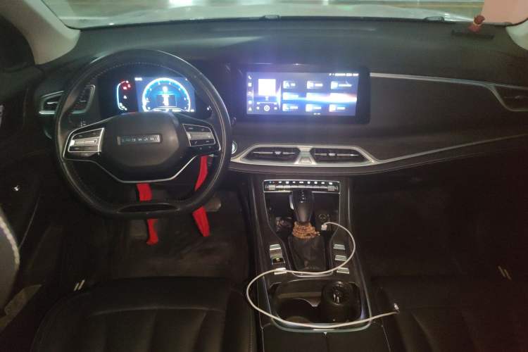 Used Dongfeng Fengon 580 2022 1.5T Automatic Luxury Version Center Console