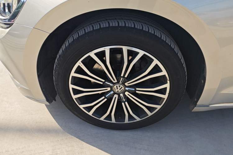 Used Volkswagen Phideon 2018 Revised Version 380TSI Two-Wheel Drive Business Edition
