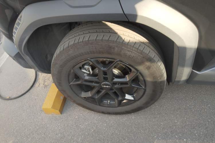 Used Formula Leopard Titanium 3 2025 501 km Range Rear-Wheel Drive Intelligent Driving Max Edition