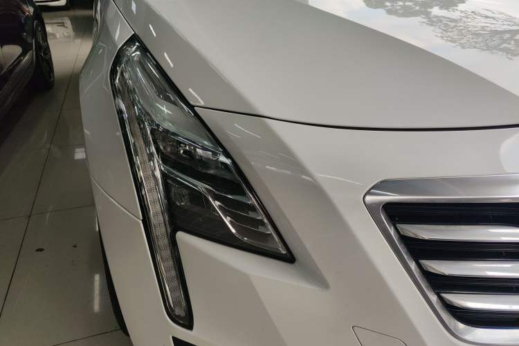 Used Cadillac CT6 2017 28T Elite Model Right Front Headlight